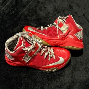 Nike LeBron Zoom Soldier 6 Red and Gray Digital Camo